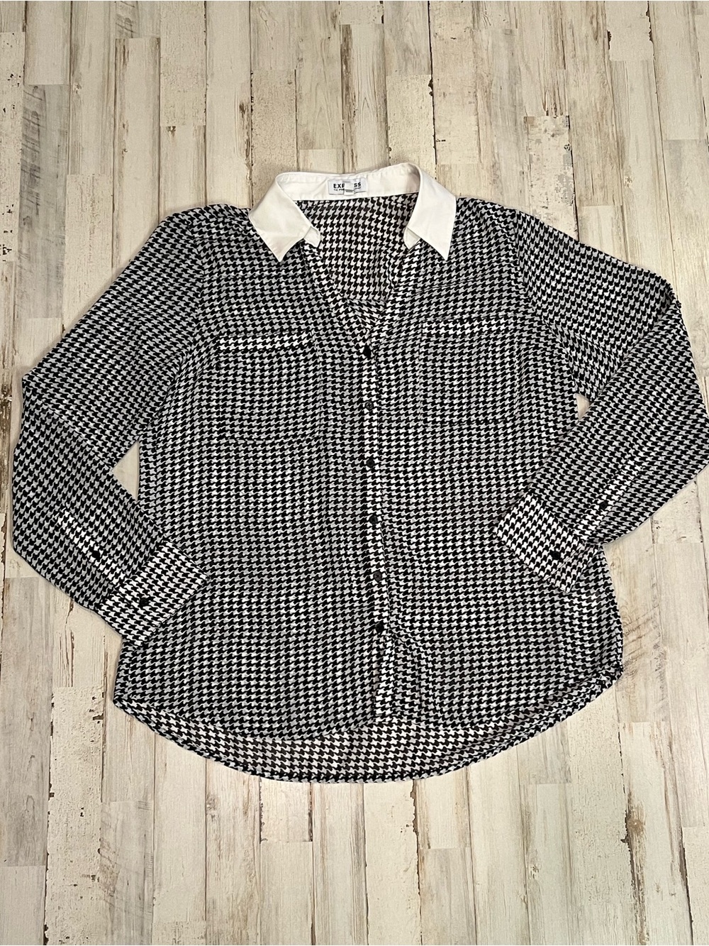 Express Portofino Houndstooth Button Down Shirt L